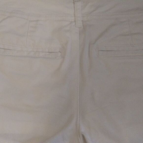 The Perfect LIttle White Short By Arizona Jean Co. - Picture 7 of 8